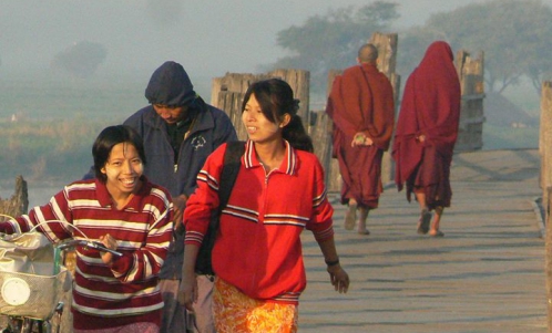 Barwy Azji - Birma - Buddyjska Kraina nad Irawadi