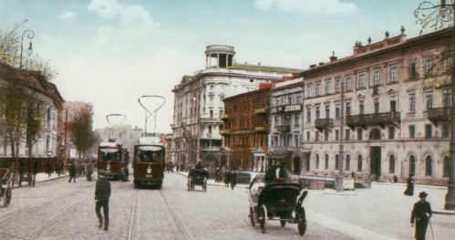 21.05.2017 (14:00) Ciemna strona Krakowskiego Przedmieścia.