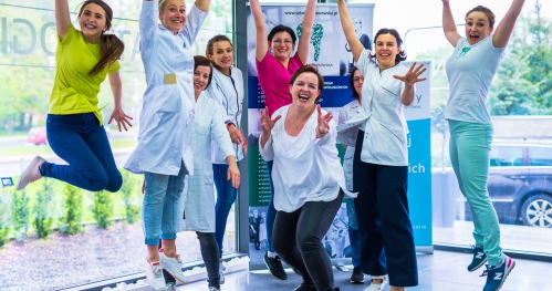 SZKOLENIA OSTROWSKA CYKL SZKOLEŃ "PROFESJONALNA ASYSTENTKA I HIGIENISTKA STOMATOLOGICZNA"