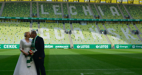 Sesja ślubna na Stadionie Energa Gdańsk