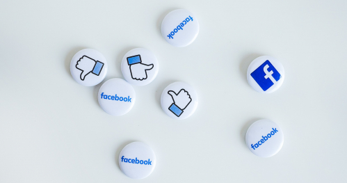 Halo Policja? Proszę przyjechać na Facebooka...