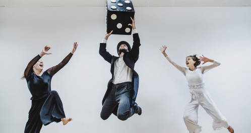 Spektakl - "Bieli i czerni taneczne układanki - czyli historie pisane tańcem".