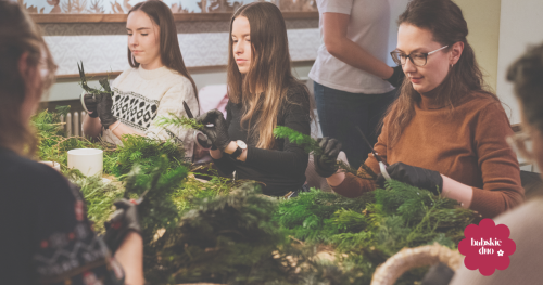 Wieńce bożonarodzeniowe z igliwia - 9.12