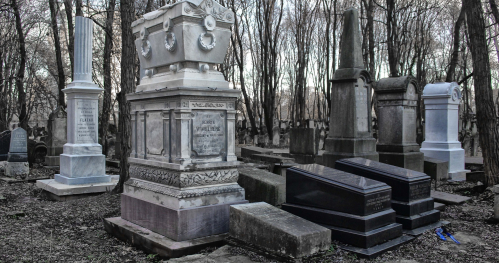 30.11.2025 (niedziela) - 13:00 - "Moje miasto murem podzielone"- wizyta na Cmentarzu Żydowskim. [Spacer]