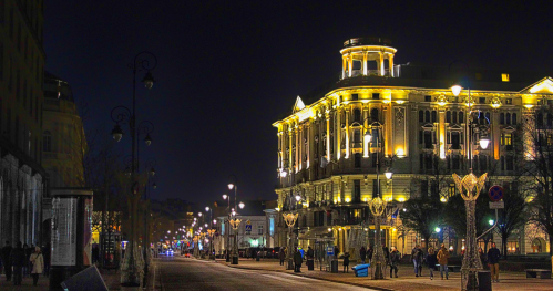 13.12.2025 (sobota) - 17:00 - Ciemna strona Krakowskiego Przedmieścia w świątecznej iluminacji. [Spacer]
