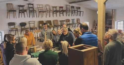 Jednodniowe Warsztaty Renowacji Mebli na Folwarku Edwardowo