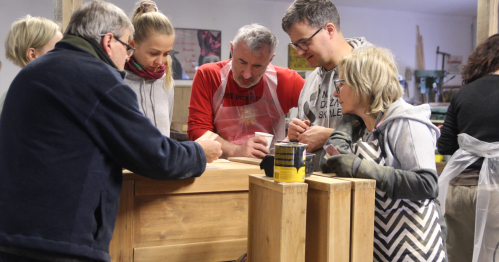 Jednodniowe Warsztaty Renowacji Mebli na Folwarku Edwardowo