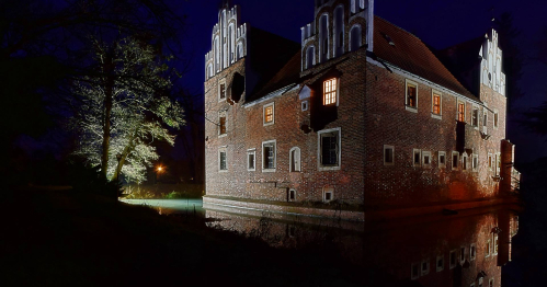 MARZEC 2026.  Spacery po Zamku na wodzie w Wojnowicach. Z przewodnikiem.