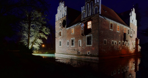 MARZEC 2026.  Spacery po Zamku na wodzie w Wojnowicach. Z przewodnikiem.