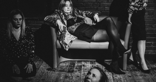 Spektakl teatralny ,,Słabi" Teatr Korelacji