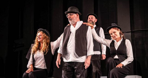 W innym miejscu, w innym czasie | premiera Teatru Zielony Wiatrak | spektakl teatralny