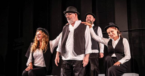W innym miejscu, w innym czasie | premiera Teatru Zielony Wiatrak | spektakl teatralny