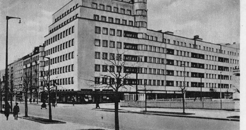 Bankowiec dla początkujących.Spacer z oprowadzenie, po Minimuzeum.