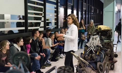 Oprowadzanie w języku angielskim po bieżących wystawach | Saturday guided tours in English through the current exhibitions