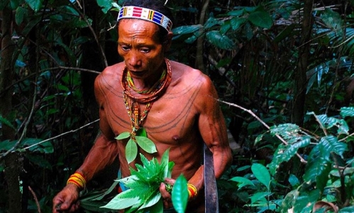 Indonezja - Szamani, których nie ma